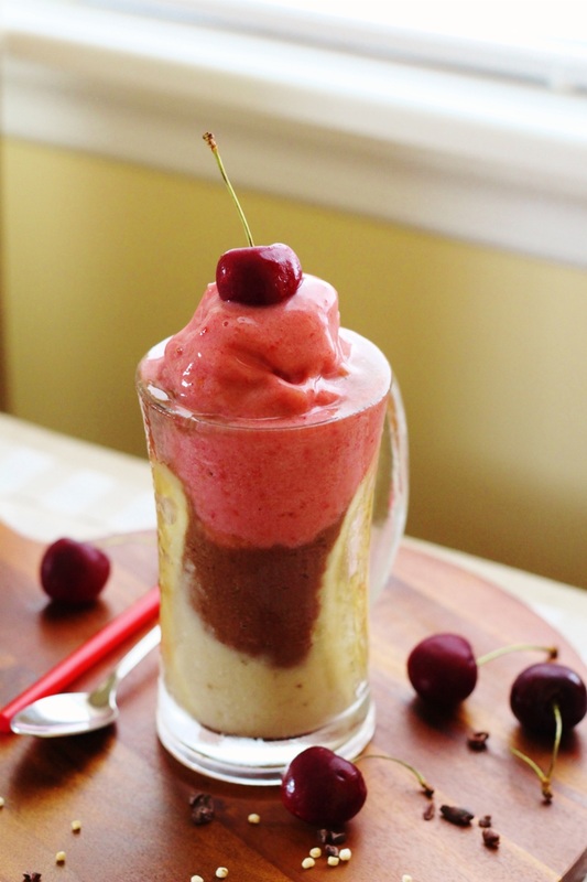  A Banana Split Smoothie with three classic flavours in one glass.